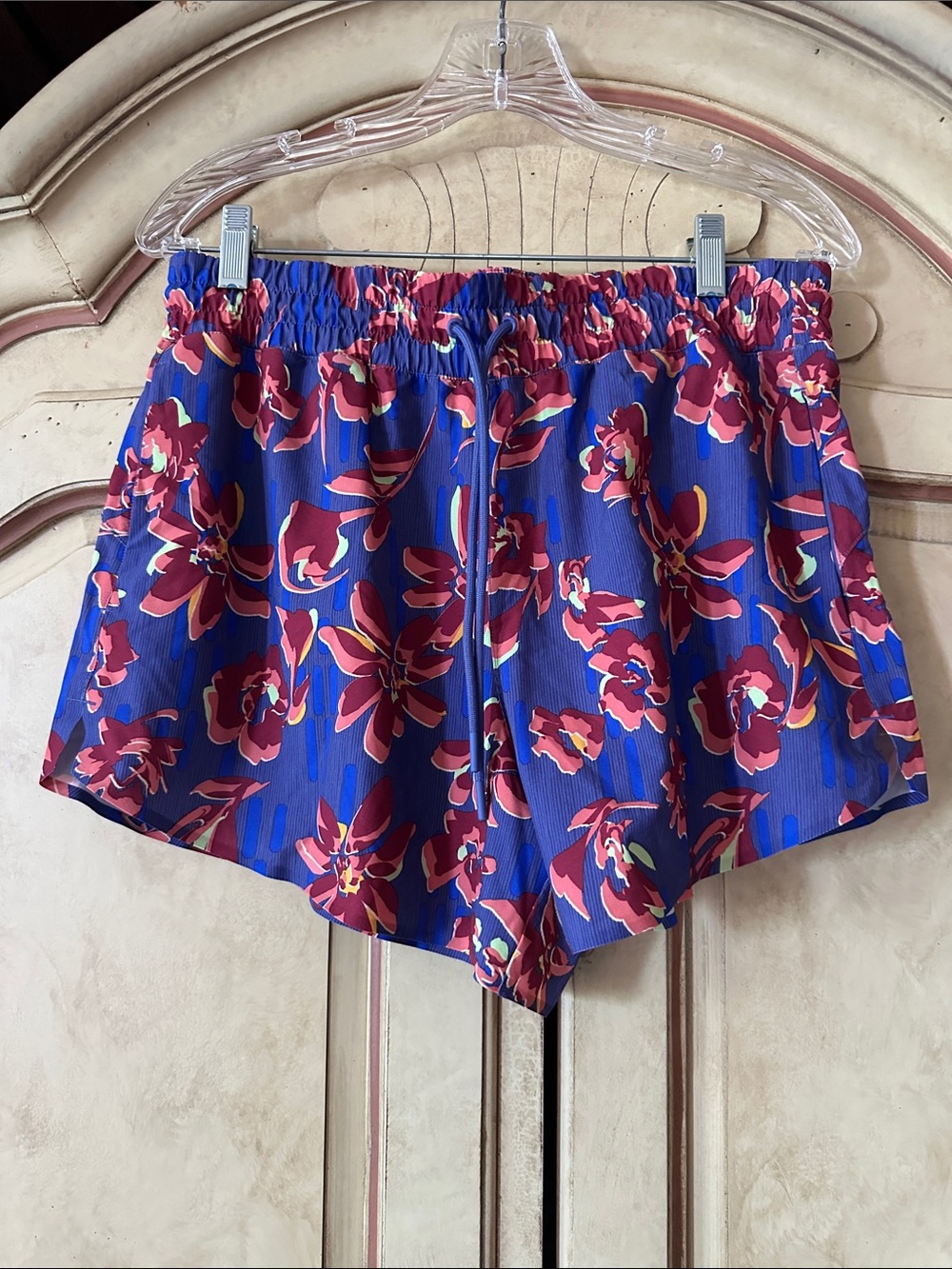 Athleta Crossroads Athletic Shorts size Medium